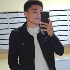 Паша, 23