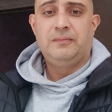 Яша, 28