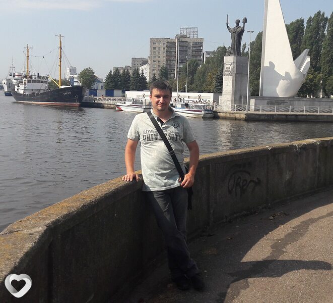 Толя