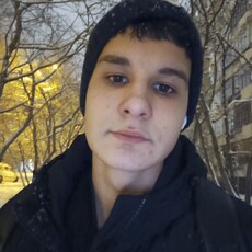 Виталя, 20