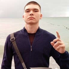 Леонид, 20