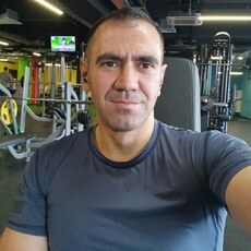 Валя, 42
