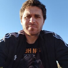 Валентин, 46