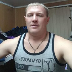 Толя, 38