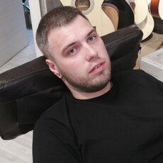 Роман, 27