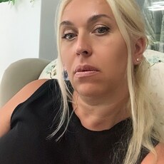 Эмилия, 54