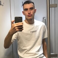Веня, 25