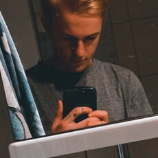 Юра, 25