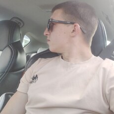 Илья, 27