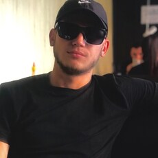 Эдуард, 23