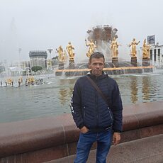 Макс, 44