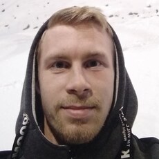 Валя, 25