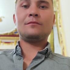 Евгений, 28