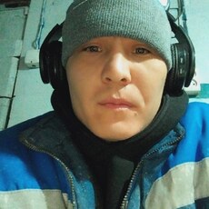 Макс, 28