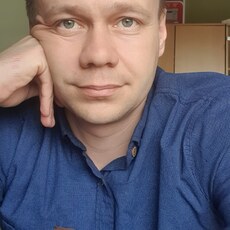 Слава, 32