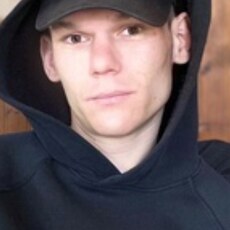 Юра, 27