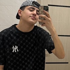 Даня, 25