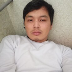 Валентин, 27