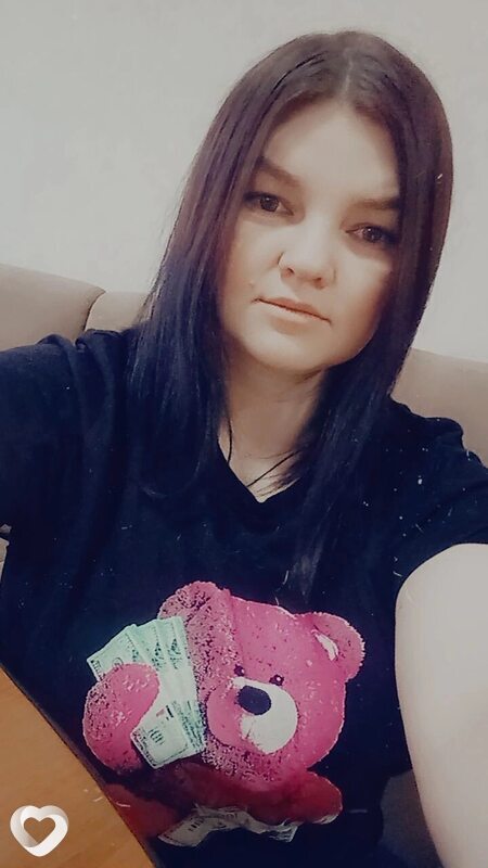 Оля
