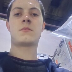Паша, 22