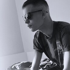 Анатолий, 19