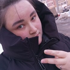 Эмилия, 26