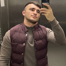 Назар, 26