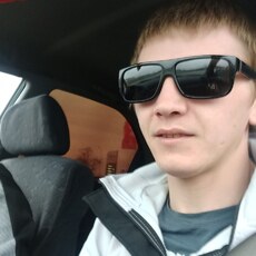 Веня, 32