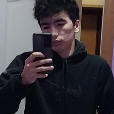 Максим, 20