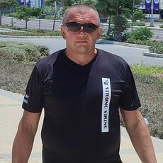 Виктор, 43
