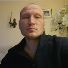 Валя, 37