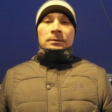 Толя, 37