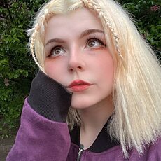 Милана, 28