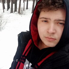 Максим, 24