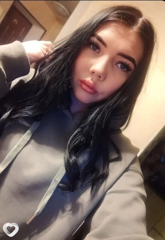 Оля