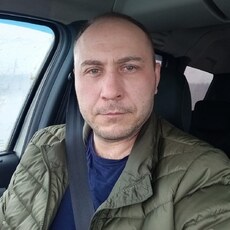 Виктор, 40