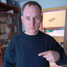 Эдуард, 33