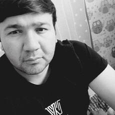 Толя, 32