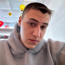 Юрий, 20