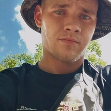 Тим, 25
