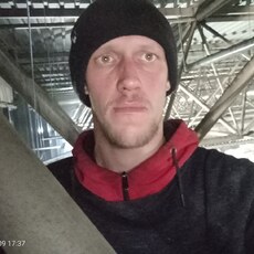 Витя, 32