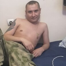 Костя, 32