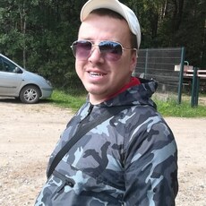 Юра, 38