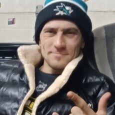 Витя, 33