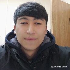 Виктор, 22