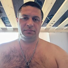 Гриша, 42