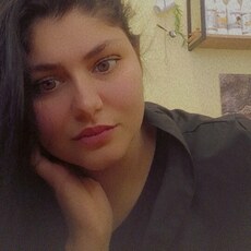 Милана, 25