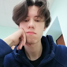 Толя, 22
