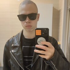 Виктор, 22
