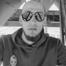 Артур, 28